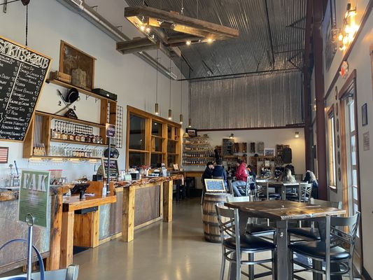 4 Spirits Distillery by null