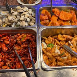 Grand Buffet - Fried shrimps, clams