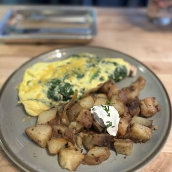 Louie's Cafe - Veggie Omelet - Cafes Near Me - Leavenworth, Washington Louie's Cafe - Veggie Omelet - Cafes Near Me - Leavenworth, Washington