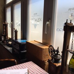 la Casa de Revert - Antique collection of spirits