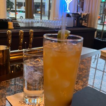 Mayflower Park Hotel - Hotels Near Me - Seattle, Washington Mayflower Park Hotel - Hotels Near Me - Seattle, Washington