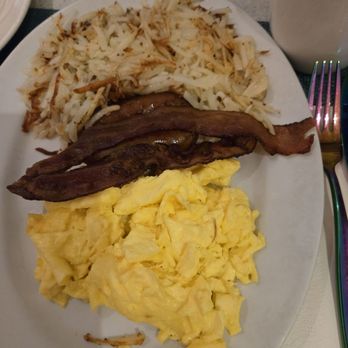 Fulton Café - Eggs, bacon, sausage, and hash brown. - American Near Me - Las Vegas, Nevada Fulton Café - Eggs, bacon, sausage, and hash brown. - American Near Me - Las Vegas, Nevada