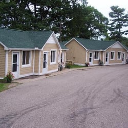 3 Seasons Motel & Beach Club