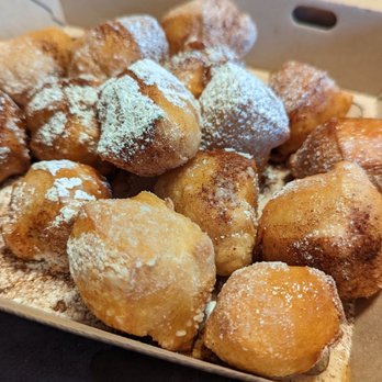 Ollie's Pizza - Greek donuts - Litchfield Restaurant Week 2023 - Pizza Near Me - Litchfield, Connecticut