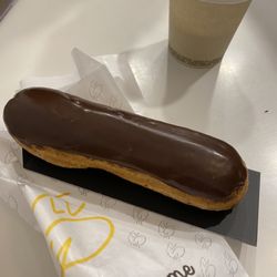 Boulangerie Pâtisserie Glacier Gllm-Guillaume - Eclair (€3)