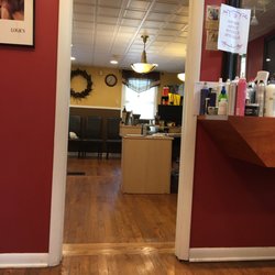 Mercedes Salon & Spa - Quaint little spot off a busy road!