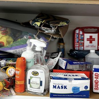 Amos Organizing - BEFORE, who is gonna go through all this ?! - Home Organization Near Me