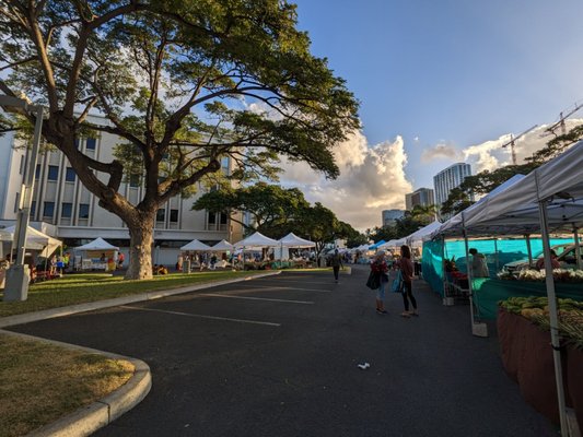 Kaka'ako Farmers Market by null