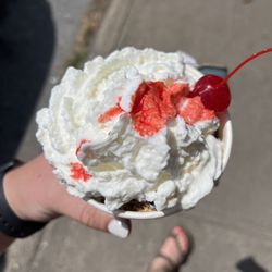 The Hop - Sundae with tamarind ginger and salted caramel chocolate