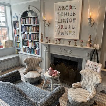 Beacon Hill Books & Cafe - Bookstores Near Me - Boston, Massachusetts