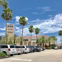Orlando Premium Outlets Vineland Food Court - The northwest side of the mall