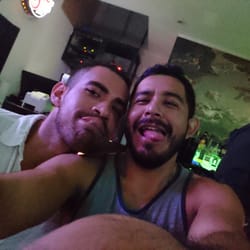 Acústico, piano bar y karaoke - Cantando a todo pulmón en el mejor karaoke!!