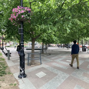 Berczy Park - Parks Near Me - Toronto, Ontario Berczy Park - Parks Near Me - Toronto, Ontario