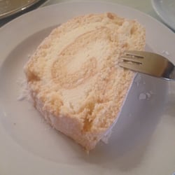 Café Schneider - Biskuitrolle mit Zitronencreme. Mmmmhhhh....