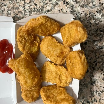 McDonald's - 9 chicken nuggets, ordered 10 - Fast Food Near Me - Siler City, North Carolina