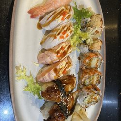 Torched sushi combo