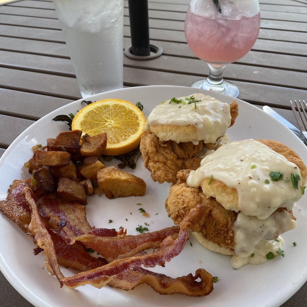 AC's Steakhouse Pub - Hernando - Fried chicken and biscuits and gravy. Very yummy! - American Near Me - Hernando, Mississippi