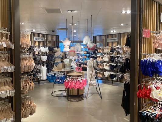 John Lewis & Partners by null