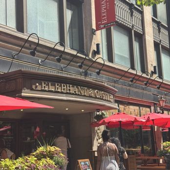 Elephant & Castle - Pubs Near Me - Chicago, Illinois