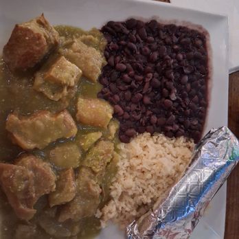 Yoli's Mexican Grill - Chicharon con chile Verde black beans buttered rice and flour tortillas - Mexican Near Me - Riverside, California