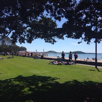 Mission Bay Beach - Sunny and green - Beaches Near Me - Auckland, AUK