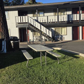 Charm Motel & Suites - Hotels Near Me - Burney, California Charm Motel & Suites - Hotels Near Me - Burney, California