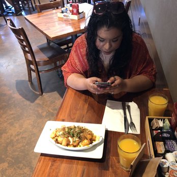 Hollywood Beach Cafe - Awesome tots - Breakfast & Brunch Near Me - Oxnard, California