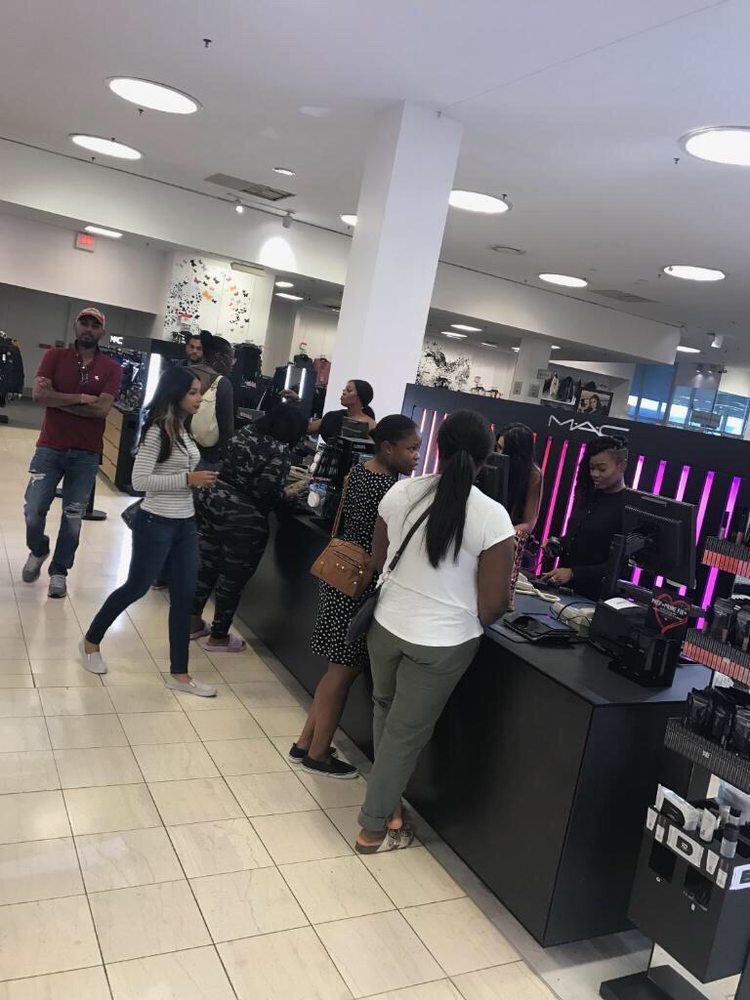 MAC COSMETICS Updated September 2024 12 Reviews 1000 Green Acres