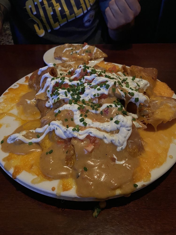 Order WHITE CHICKEN CHILI NACHOS  food online from 419 West store, Roanoke on bringmethat.com