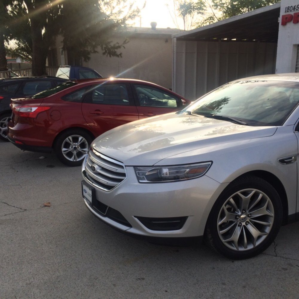 Pro Tint - Customers waiting before open time - Car Window Tinting Near Me - Fontana, California Pro Tint - Customers waiting before open time - Car Window Tinting Near Me - Fontana, California