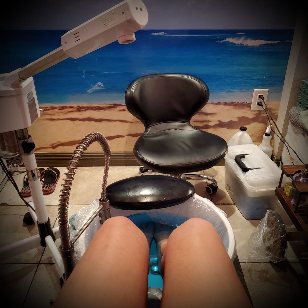 Healthy Nails Spa - Seating.. Private area, low lighting, it's a true spa experience. - Nail Salons Near Me - Temecula, California