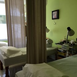 Kim's Natural Healing - Acupuncture room