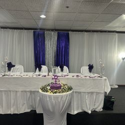Joy Manor - Head table