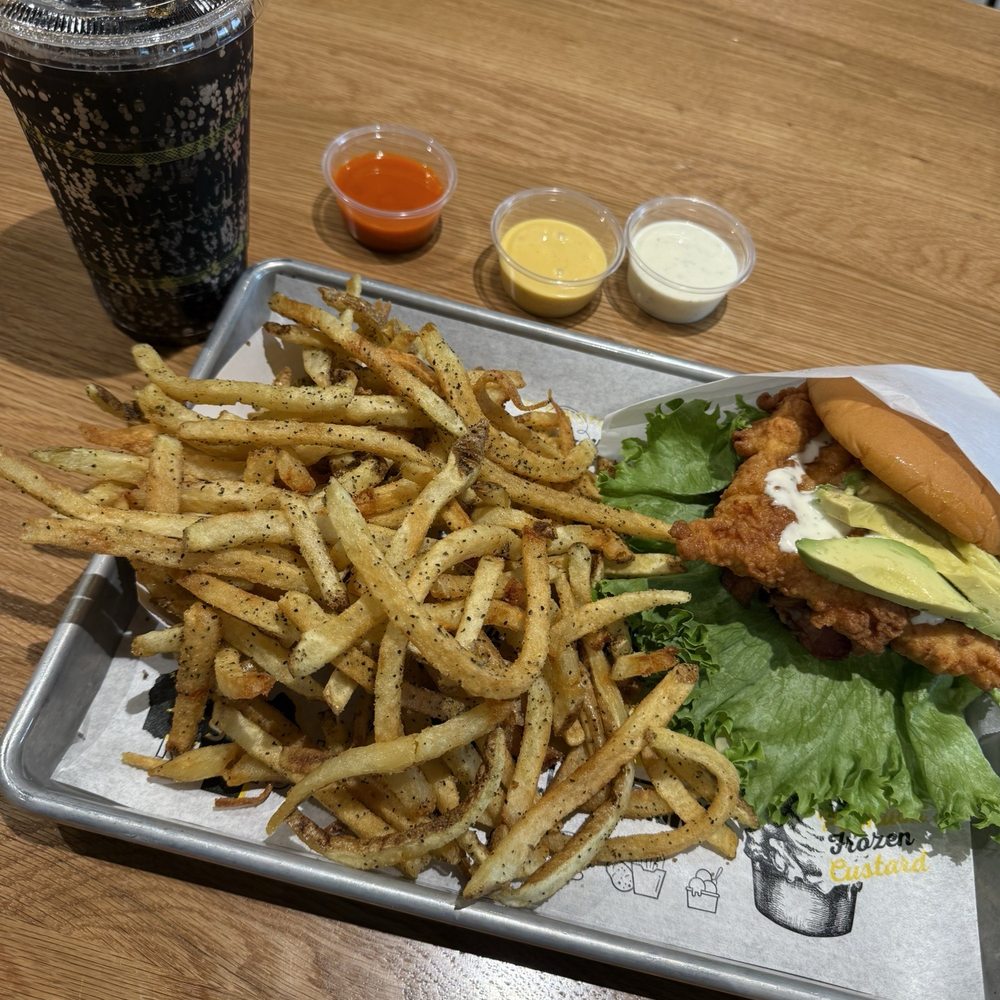 Super Chix - Bacavo ranch chicken sandwich and rosemary pepper fries - Salad Near Me - Tacoma, Washington Super Chix - Bacavo ranch chicken sandwich and rosemary pepper fries - Salad Near Me - Tacoma, Washington