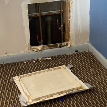 Parkway Inn - Water lines shown the maintenance is supposed to fix - Hotels Near Me - Middletown, Ohio Parkway Inn - Water lines shown the maintenance is supposed to fix - Hotels Near Me - Middletown, Ohio