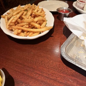 Pappadeaux Seafood Kitchen - Mmm fries in stale old oil - Seafood Near Me - Houston, Texas Pappadeaux Seafood Kitchen - Mmm fries in stale old oil - Seafood Near Me - Houston, Texas
