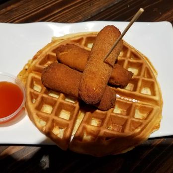 Empanada Harry's Bakery and Cafe - Chicken croquettes and waffles - Venezuelan Near Me - Miami, Florida