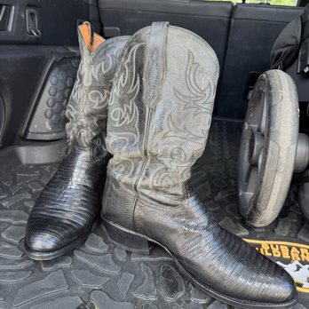 Bath Ave Shoe Repair - Lizard Cowboy Boots - Shoe Repair Near Me - Brooklyn, New York Bath Ave Shoe Repair - Lizard Cowboy Boots - Shoe Repair Near Me - Brooklyn, New York