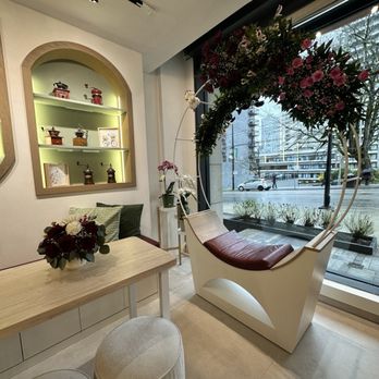 Bouquet Café - Cafes Near Me - Vancouver, British Columbia
