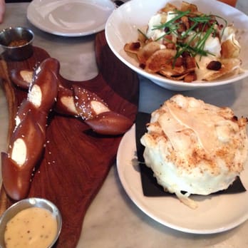 Union Public House - Social hour apps: Mac and cheese, pretzels, pub chips. - American Near Me - Tucson, Arizona