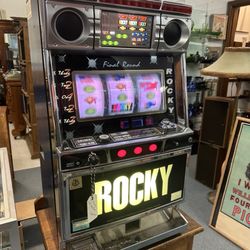 Hewitt's Antiques - Slot machine