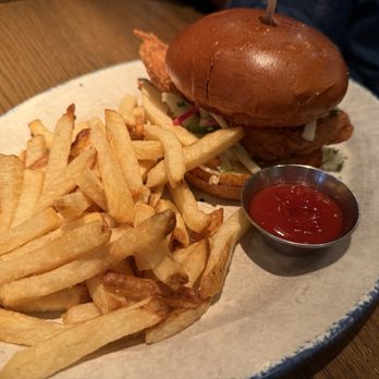 Beatrix - Hot Honey Fried Chicken Sandwich - Coffee & Tea Near Me - Oak Brook, Illinois