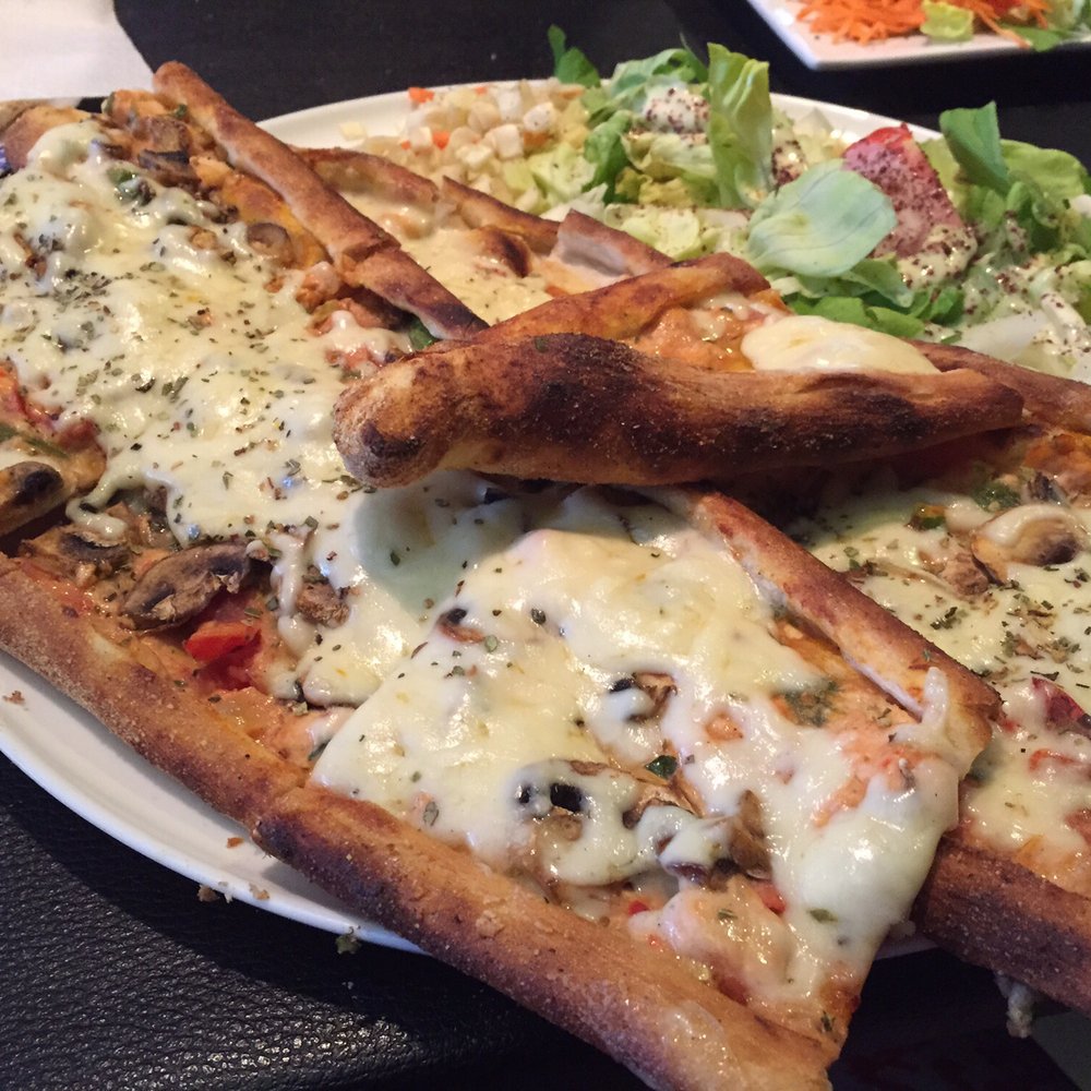 Gulhan - Turkish pizza - Turkish Near Me - Gent, VOV Gulhan - Turkish pizza - Turkish Near Me - Gent, VOV