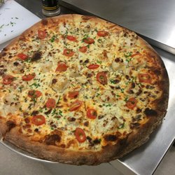 Postoffice Pizza - Our Deep Cove, local Duck Island scallops in cream sauce!