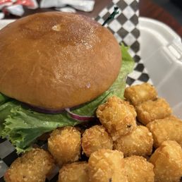 Hamburger with tater tots