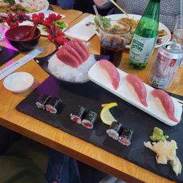 Tuan (Tuna) Lovers Sushi