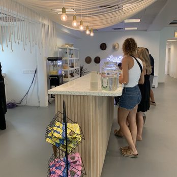 Luna Bay Booch - Bar - Pop-up Shops Near Me - Chicago, Illinois Luna Bay Booch - Bar - Pop-up Shops Near Me - Chicago, Illinois