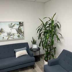 La Jolla Therapy Center - Comfortable waiting room at La Jolla Therapy Center provides a welcoming environment for parents to wait while their teen has therapy.