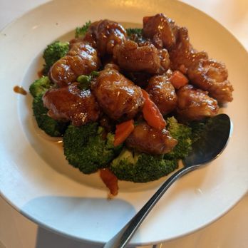Mon Jin Lau - General Tso's chicken - Asian Fusion Near Me - Troy, Michigan
