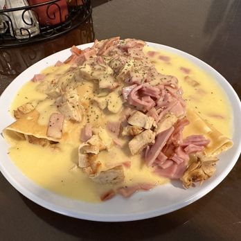 Caramelo Cafe - Cordon blue crepe - Breakfast & Brunch Near Me - La Puente, California Caramelo Cafe - Cordon blue crepe - Breakfast & Brunch Near Me - La Puente, California